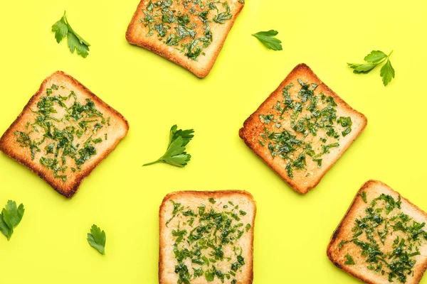 Composition Slices Toasted Garlic Bread Parsley Yellow Background — Stock Photo, Image