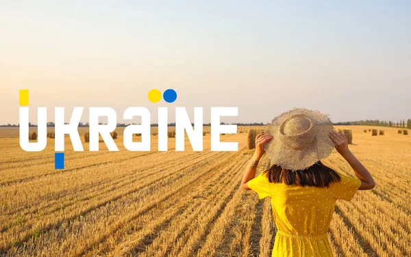 Woman Hat Word Ukraine Harvested Field — Stok fotoğraf