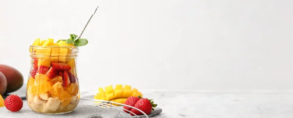 Jar Sweet Fruit Salad Light Table — Stockfoto