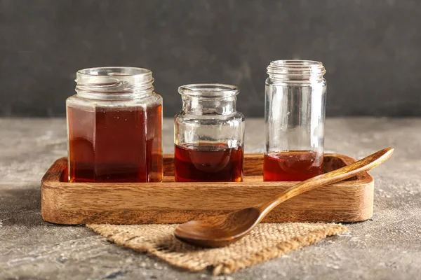 Wooden Board Jars Tasty Maple Syrup Table — Stock Photo, Image