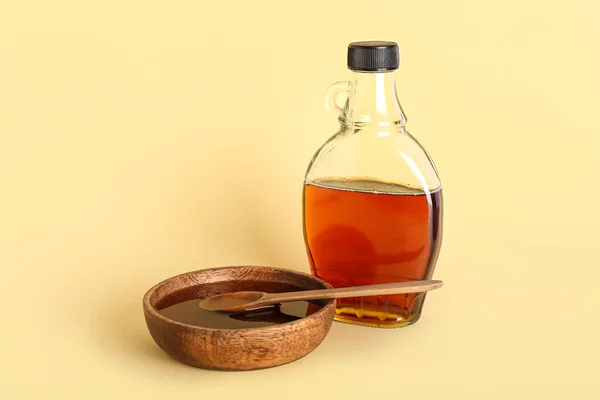 Bottle Bowl Tasty Maple Syrup Color Background — Stock Photo, Image