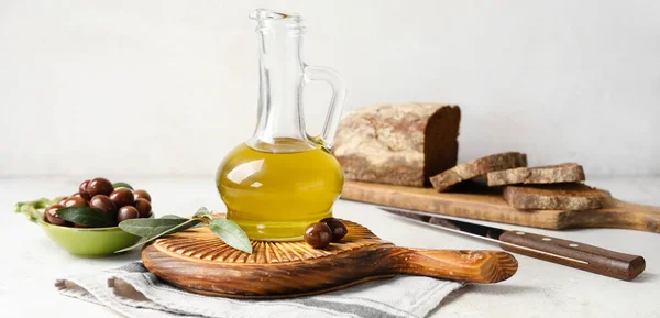 Jug Fresh Olive Oil Light Table — Stock Photo, Image