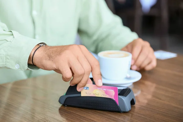 Man Paying Coffee Credit Card Payment Terminal Table Outdoor Cafe — Stock Photo, Image