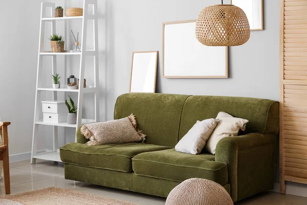 Interior Cozy Living Room Green Sofa Shelving Unit — 스톡 사진