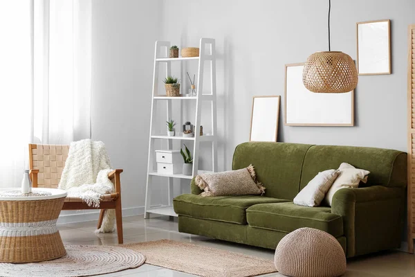 Interior Cozy Living Room Rattan Table Green Sofa — Stok Foto