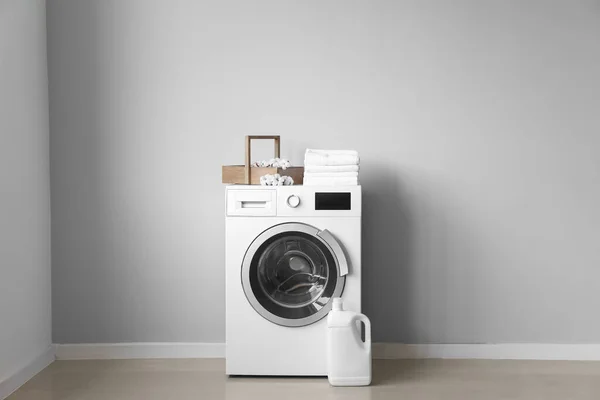 Washing Machine Box Cotton Flowers Towels Detergent Light Wall — Stock Photo, Image