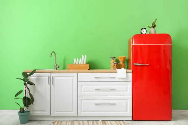 Interior Stylish Kitchen Retro Fridge Counters — Stockfoto
