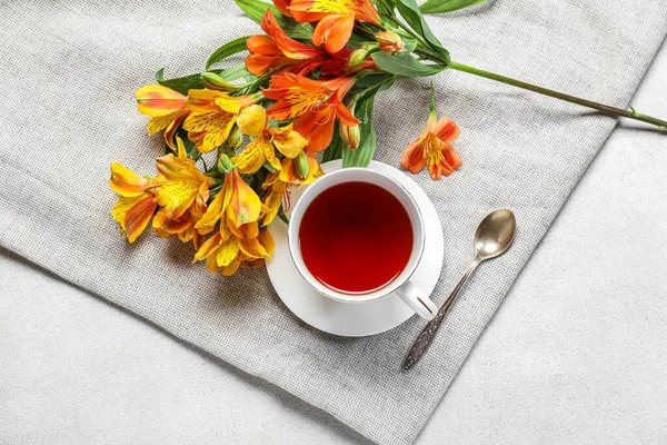 Composition Cup Tea Beautiful Alstroemeria Flowers Light Background —  Fotos de Stock