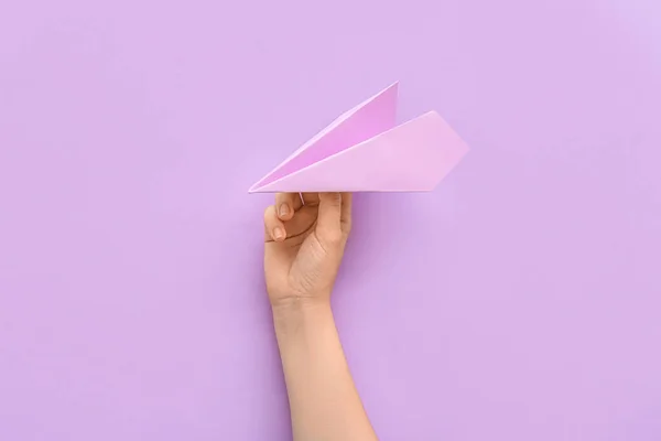 Woman Lilac Paper Plane Color Background — 图库照片