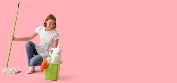 Pretty Woman Cleaning Supplies Pink Background Space Text — Stockfoto