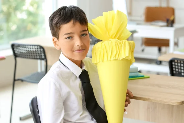 Little Boy Yellow School Cone Classroom — Foto Stock