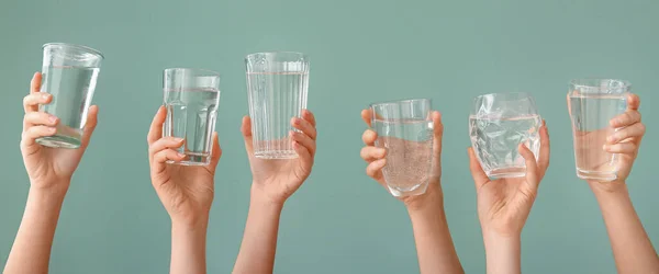 Female Hands Glasses Water Green Background — Fotografia de Stock
