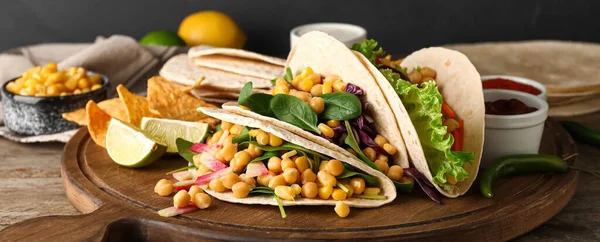 Board Tasty Vegetarian Tacos Table — Fotografia de Stock