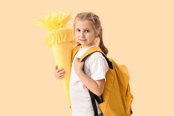 Cute Little Girl Yellow School Cone Backpack Beige Background — Zdjęcie stockowe