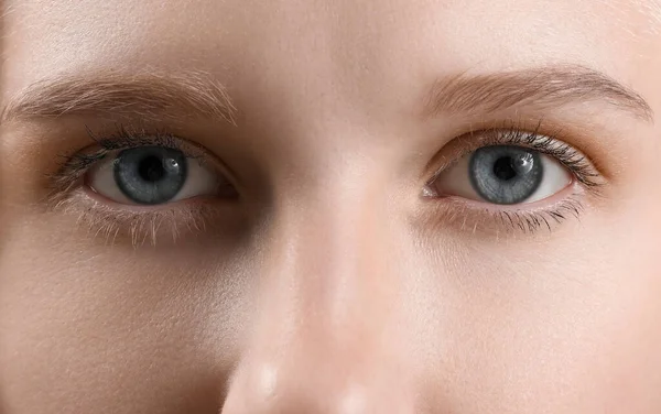 Young Woman Blue Eyes Closeup — 스톡 사진