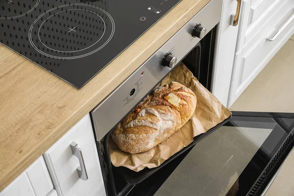 Oven Fresh Bread Baking Sheet Kitchen — Zdjęcie stockowe