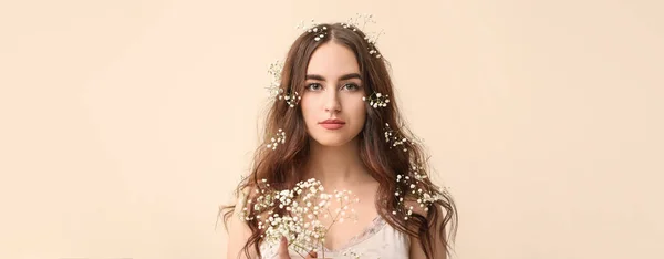 Beautiful Young Woman Flowers Her Hair Beige Background — 스톡 사진