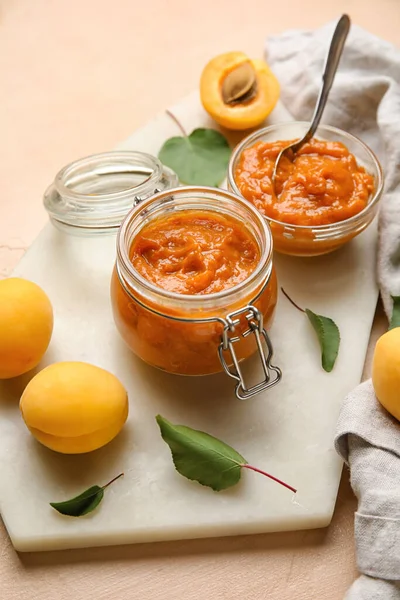 Board Jar Bowl Tasty Apricot Jam Color Background Closeup — Stok fotoğraf