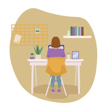 Masada dizüstü bilgisayar kullanan kadın