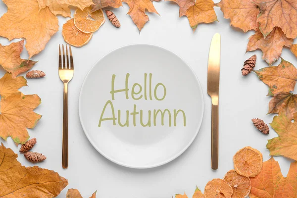 Table Setting Autumn Leaves White Background — Stockfoto