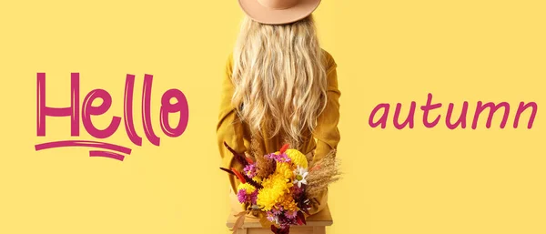 Young Woman Creative Bouquet Text Hello Autumn Yellow Background — Fotografia de Stock