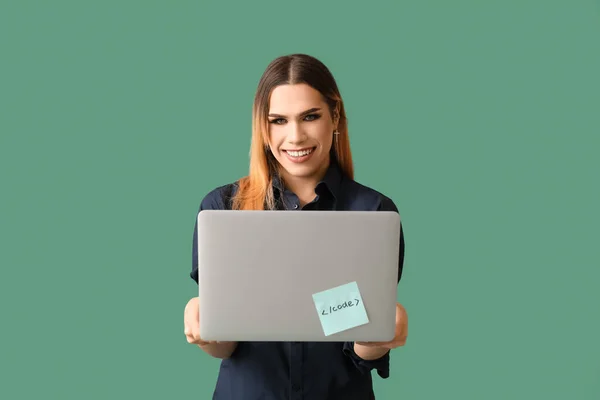 Transgender Programmer Laptop Green Background — Stockfoto