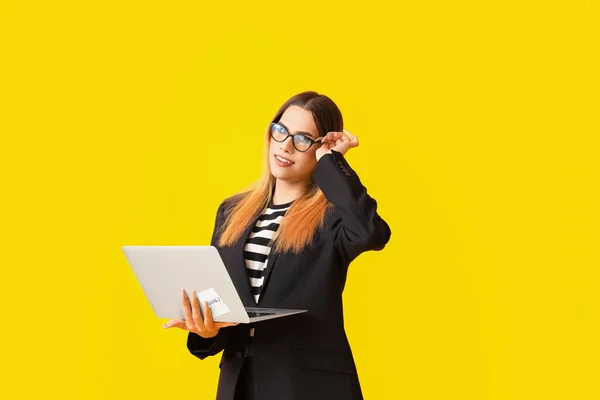 Transgender Programmer Laptop Yellow Background — Stock Photo, Image