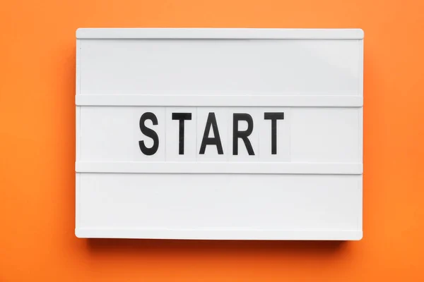 Board Word Start Orange Background — Stockfoto