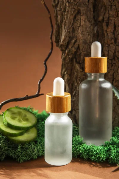 Composition Bottles Essential Oil Tree Bark Moss Color Background Closeup — Stock Photo, Image