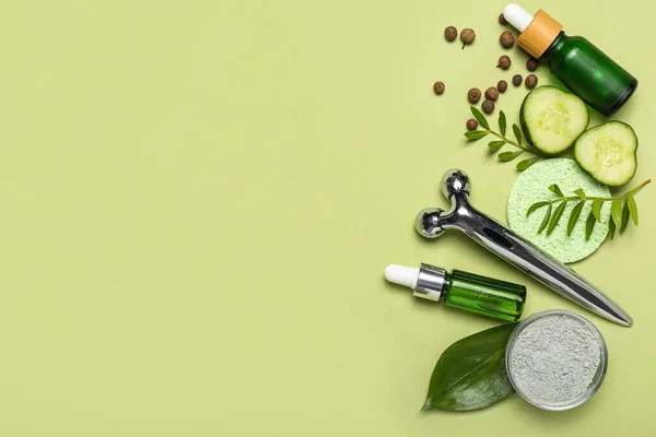 Facial Massage Tool Cosmetic Bottle Components Green Background — Fotografia de Stock
