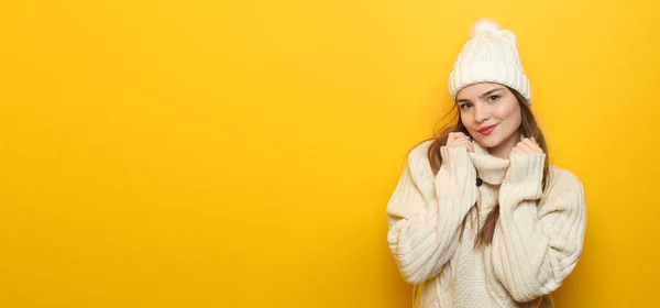 Pretty Young Woman Autumn Sweater Hat Yellow Background Space Text — Stock Fotó