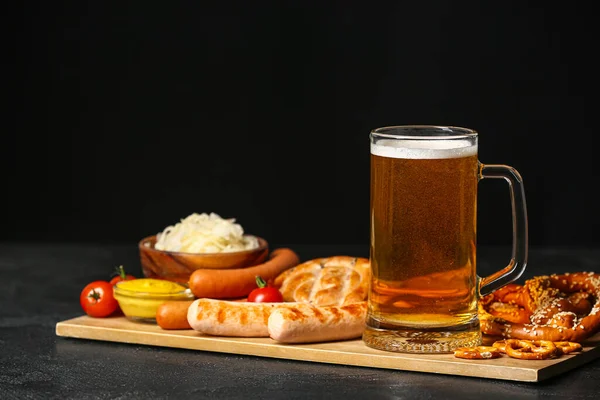 Board Mug Fresh Beer Food Table Dark Background Oktoberfest Celebration — Stockfoto