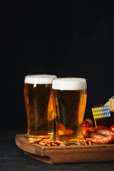 Board Glasses Beer Food Flag Table Dark Background Oktoberfest Celebration — Stockfoto