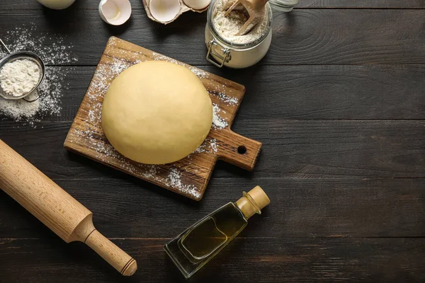 Raw Dough Ingredients Utensils Dark Wooden Background — Stock Photo, Image