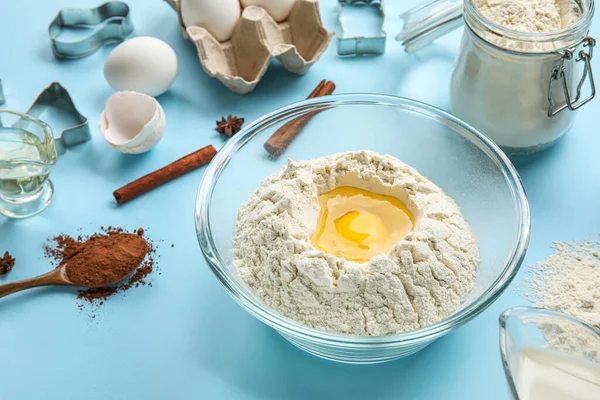 Glass Bowl Flour Egg Color Background — Stock Photo, Image