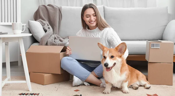 Young Woman Laptop Parcels Cute Dog Home Online Shopping Concept — Stock Photo, Image