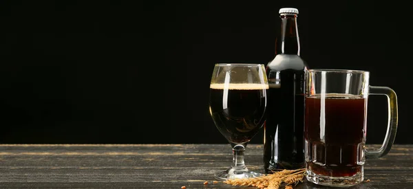 Glassware Fresh Beer Table Dark Background Banner Design — Stok fotoğraf