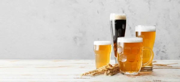 Glassware Fresh Beer Light Background Space Text — Stockfoto