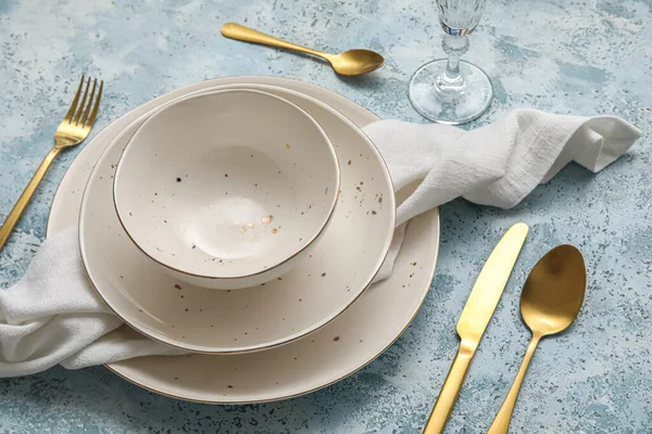 Simple Dinnerware Blue Table — Stock Photo, Image