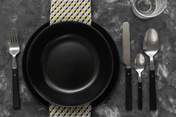 Elegant Table Setting Plates Cutlery Napkin Dark Background — Zdjęcie stockowe