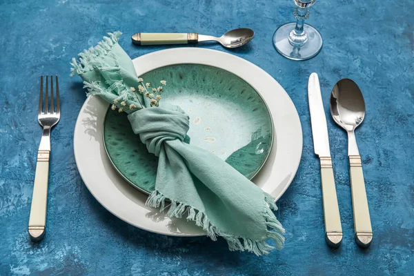 Dinnerware Gypsophila Flowers Blue Table — Fotografia de Stock
