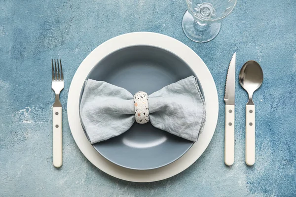 Beautiful Table Setting Glass Cutlery Napkin Plate Blue Background — Stock Photo, Image