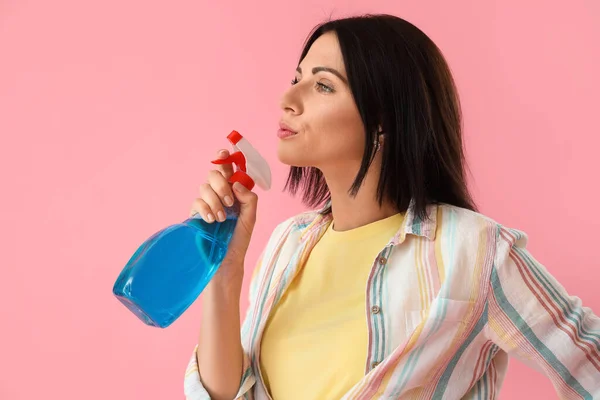 Beautiful Woman Spray Bottle Detergent Pink Background — 스톡 사진