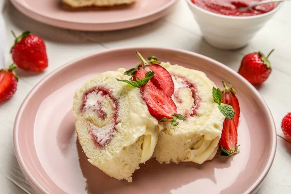 Plate Slices Tasty Strawberry Roll Cake Light Wooden Table Closeup — Stock Photo, Image