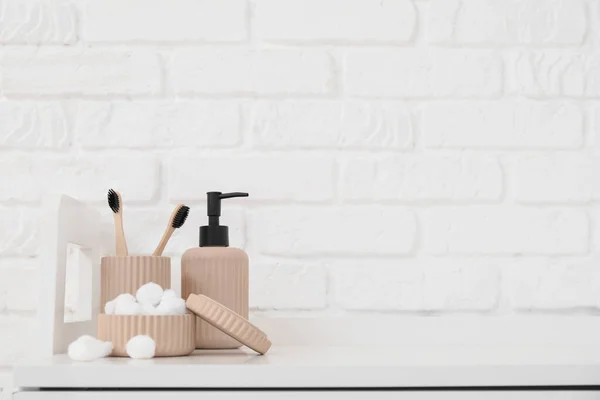 Bath Supplies Shelf White Brick Wall — Stock Photo, Image