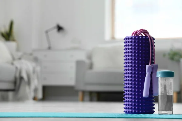 Foam Roller Skipping Rope Bottle Water Mat Living Room — 스톡 사진