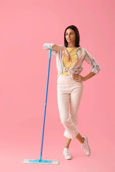 Beautiful Woman Mop Pink Background — Stock Photo, Image