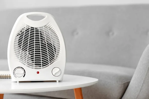 Elektrický Ventilátor Topení Stole Obývacím Pokoji — Stock fotografie