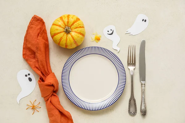 Table Setting Halloween Celebration Paper Ghosts Pumpkin Light Background — Stock Photo, Image