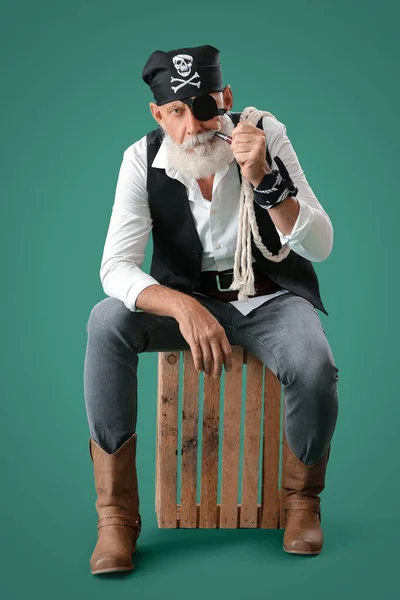 Old Pirate Smoking Pipe Green Background — Stock Photo, Image